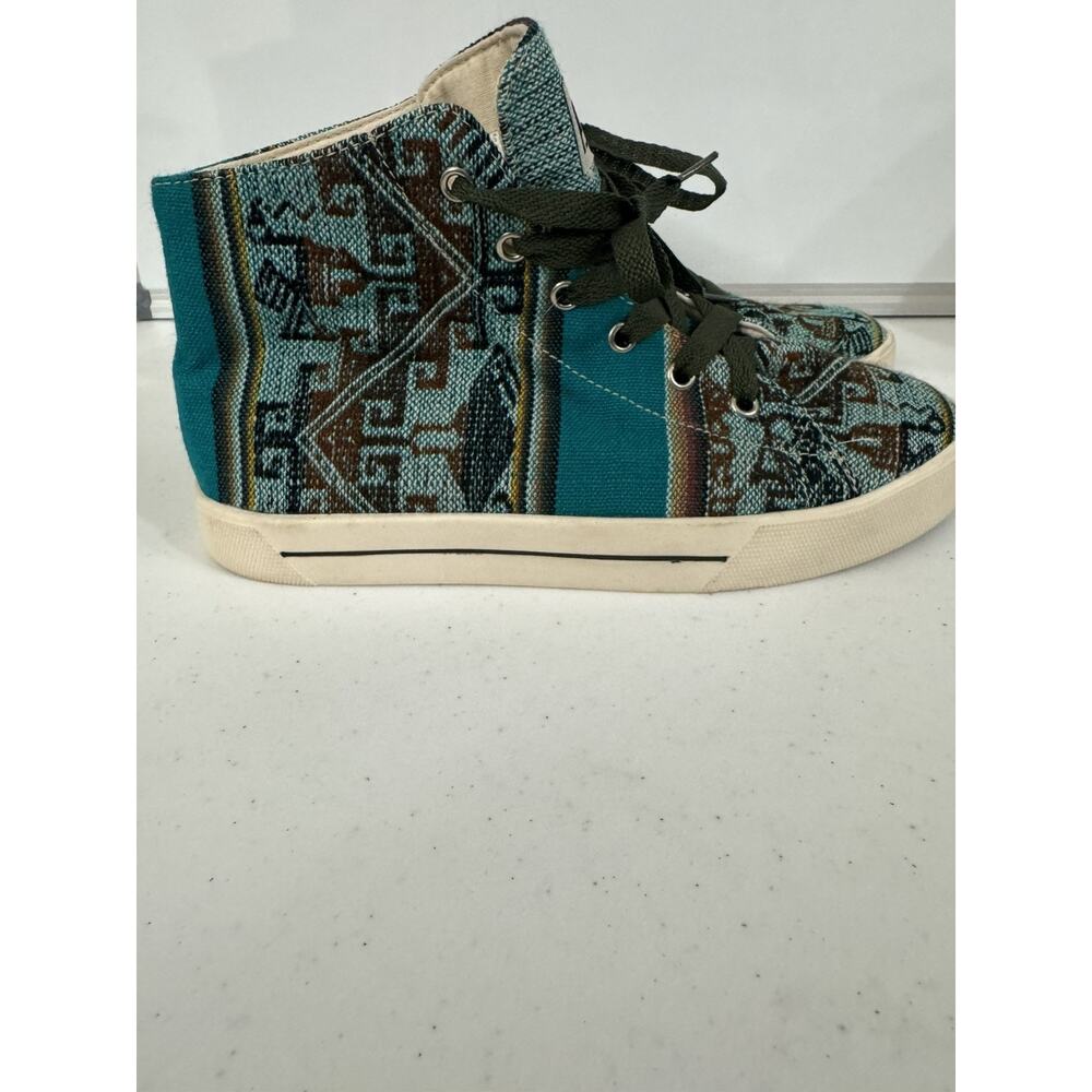 Phuyupata Hand Made In Peru Unique Turquoise Green Women’s Size 7 Men’s Size 5.